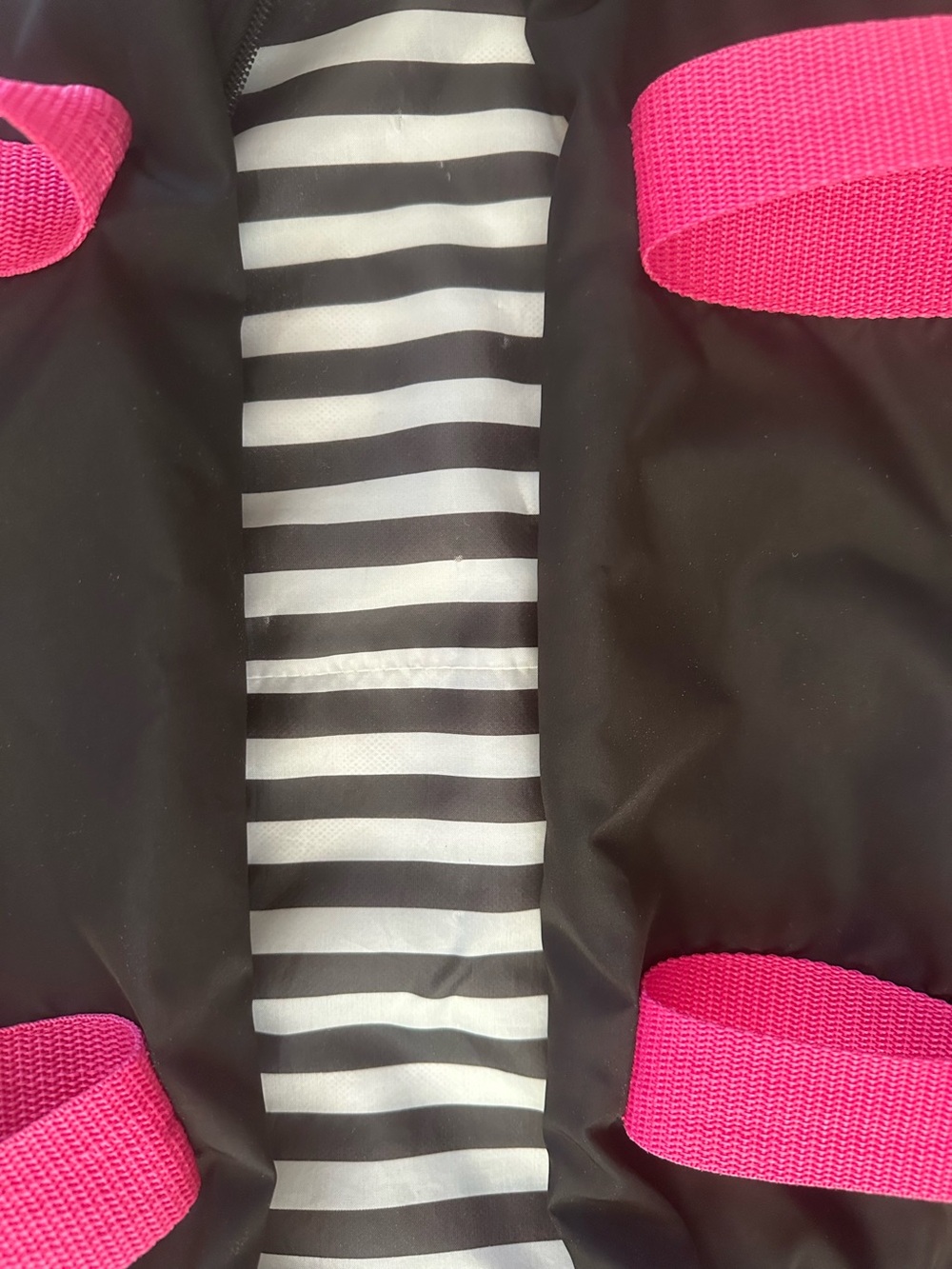 Pink Black Duffel Gym Travel Bag Bloomingdale’s Weekender Carry On - Picture 13 of 14